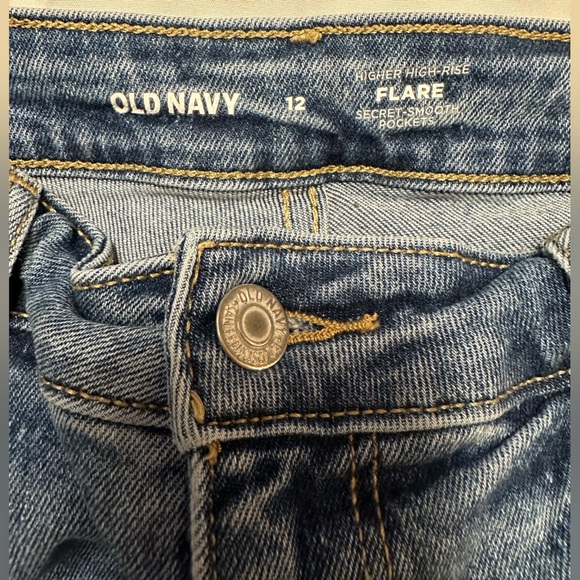 Old Navy Higher High Rise Flare Jeans Size 12 - Picture 2 of 3